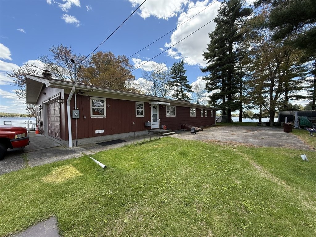 20 Indian Point Rd, Webster, MA Photo #33