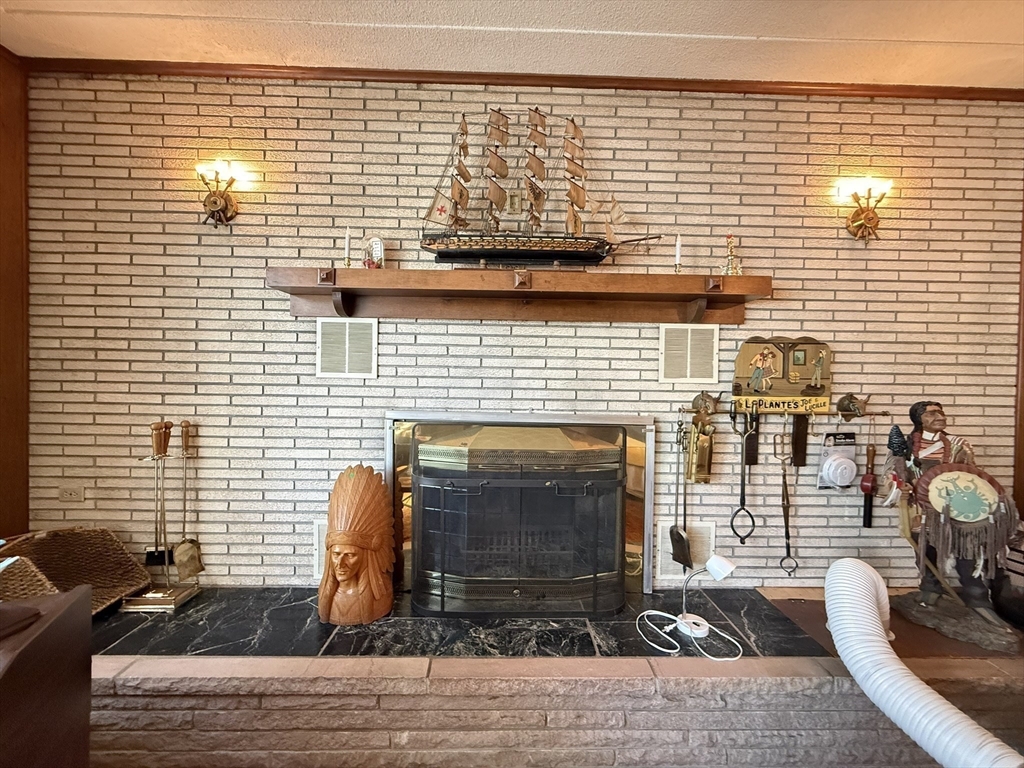20 Indian Point Rd, Webster, MA Photo #11