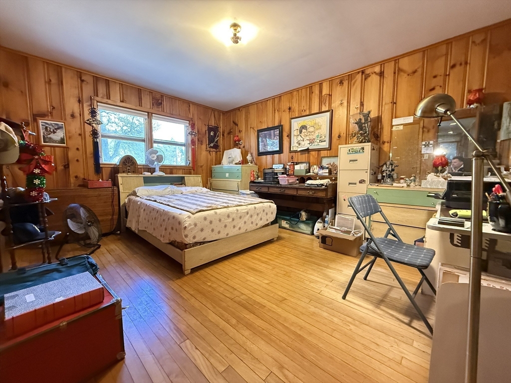 20 Indian Point Rd, Webster, MA Photo #16