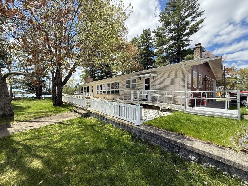 20 Indian Point Rd, Webster, MA Photo #4