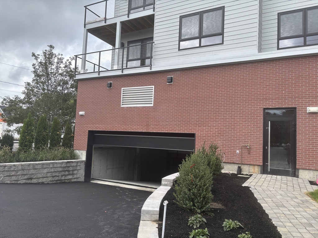1391 Main Street 304