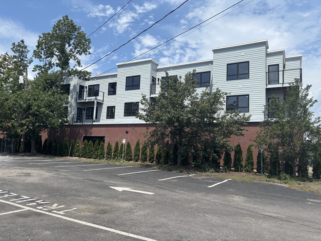 1391 Main Street 304