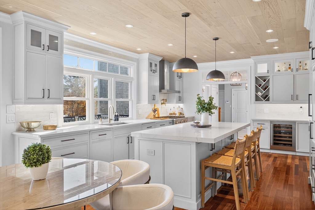 Duxbury, Massachusetts 02332, United States, 5 Bedrooms Bedrooms, ,6 BathroomsBathrooms,Residential,Active,234771