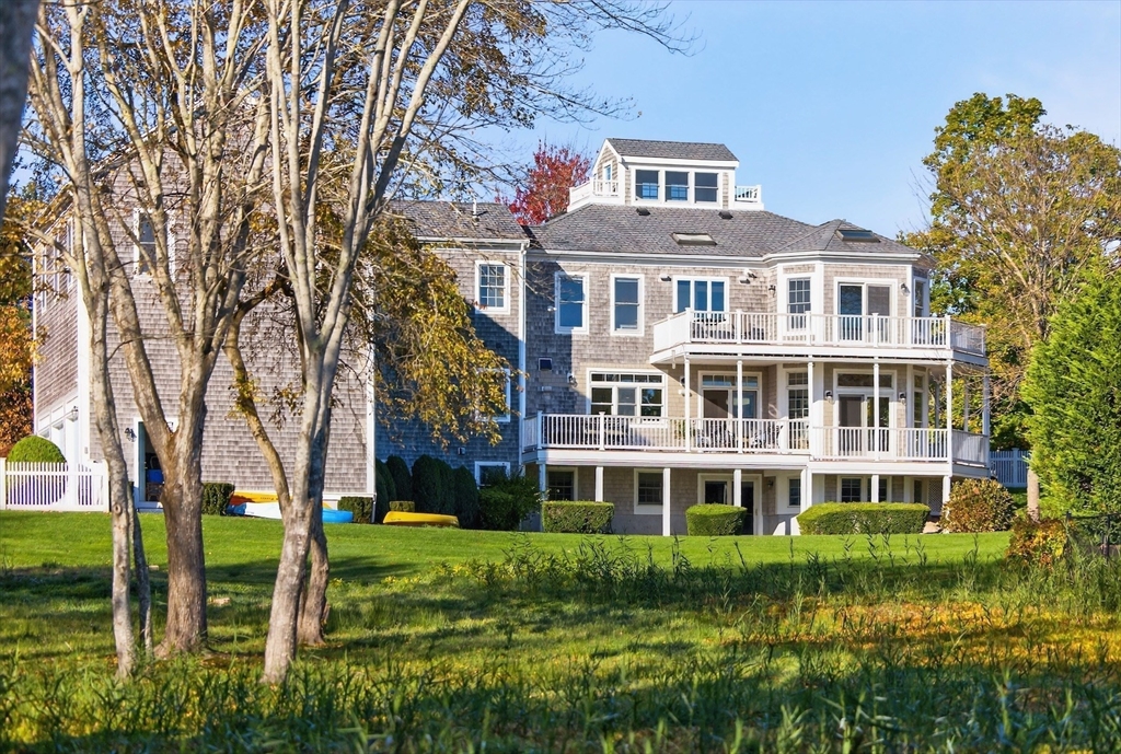 Duxbury, Massachusetts 02332, United States, 5 Bedrooms Bedrooms, ,6 BathroomsBathrooms,Residential,Active,234771