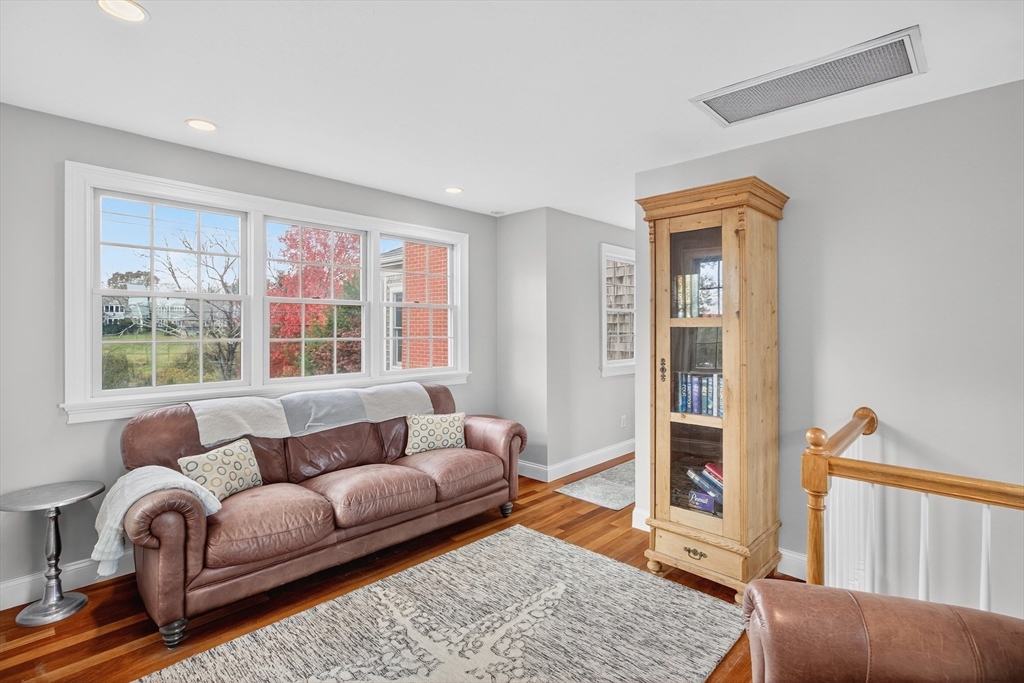 Duxbury, Massachusetts 02332, United States, 5 Bedrooms Bedrooms, ,6 BathroomsBathrooms,Residential,Active,234771