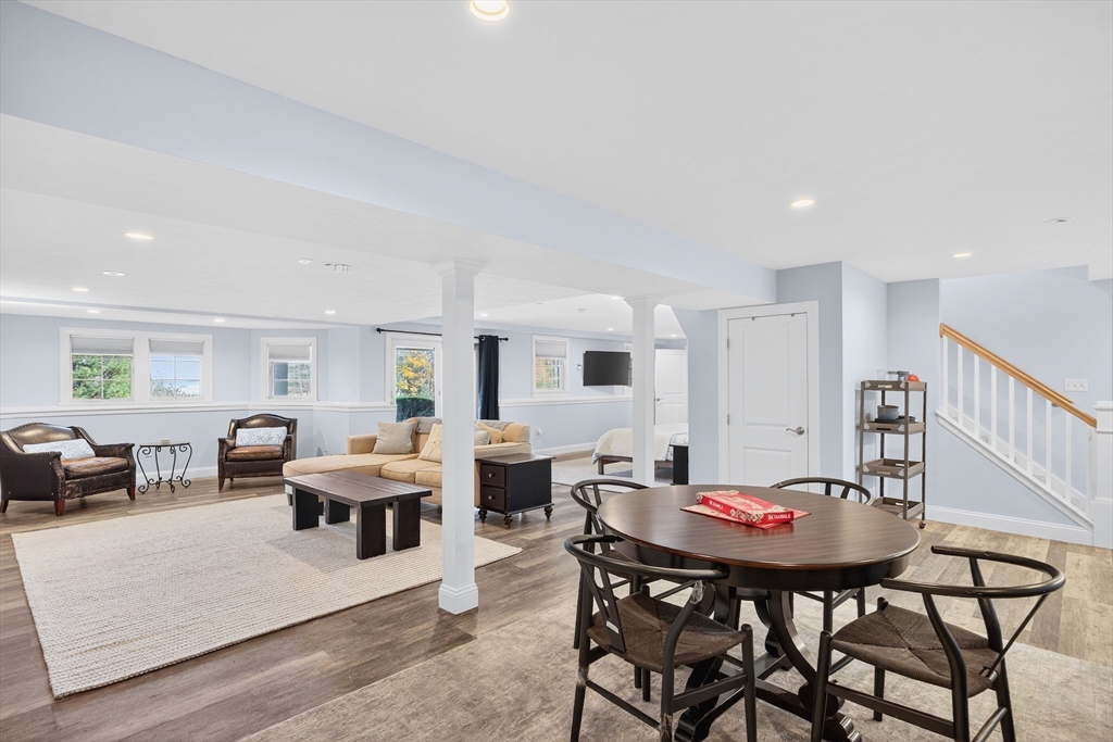 Duxbury, Massachusetts 02332, United States, 5 Bedrooms Bedrooms, ,6 BathroomsBathrooms,Residential,Active,234771