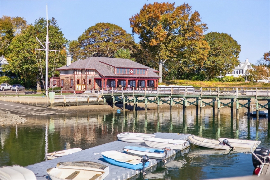Duxbury, Massachusetts 02332, United States, 5 Bedrooms Bedrooms, ,6 BathroomsBathrooms,Residential,Active,234771
