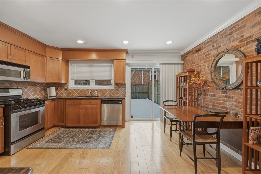 1155 Dickinson St 1155