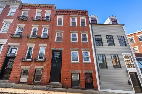 52 Snow Hill St Boston MA 02113