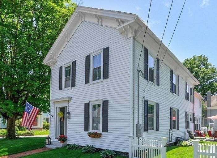 Photo 1 of 25 — 11 High St, West Brookfield, MA 01585