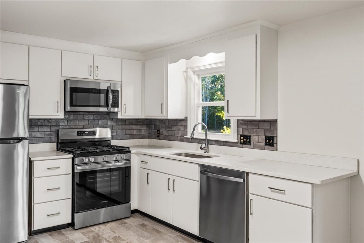 528 Spring St, Hanson, MA Photo #2