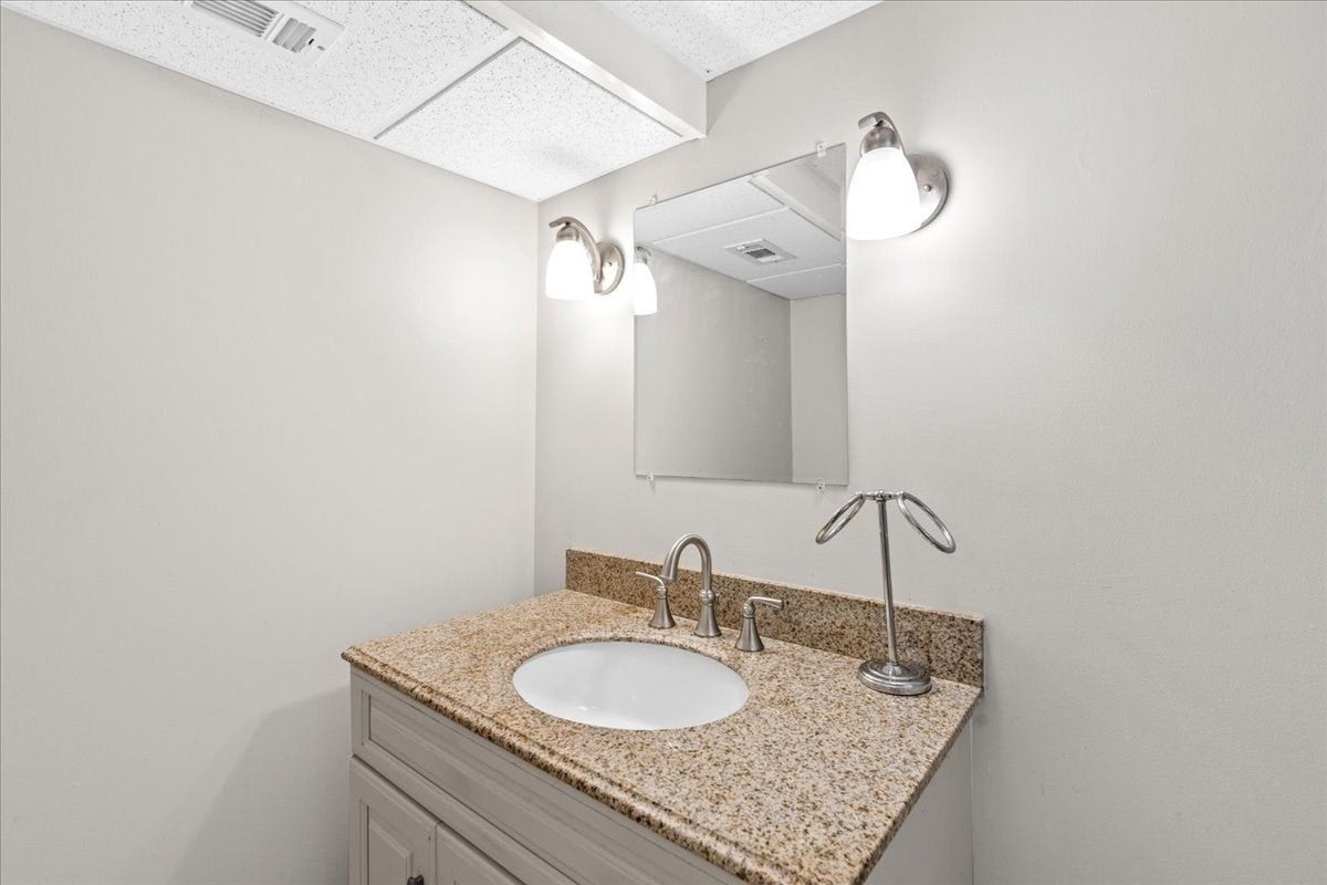 528 Spring St, Hanson, MA Photo #28