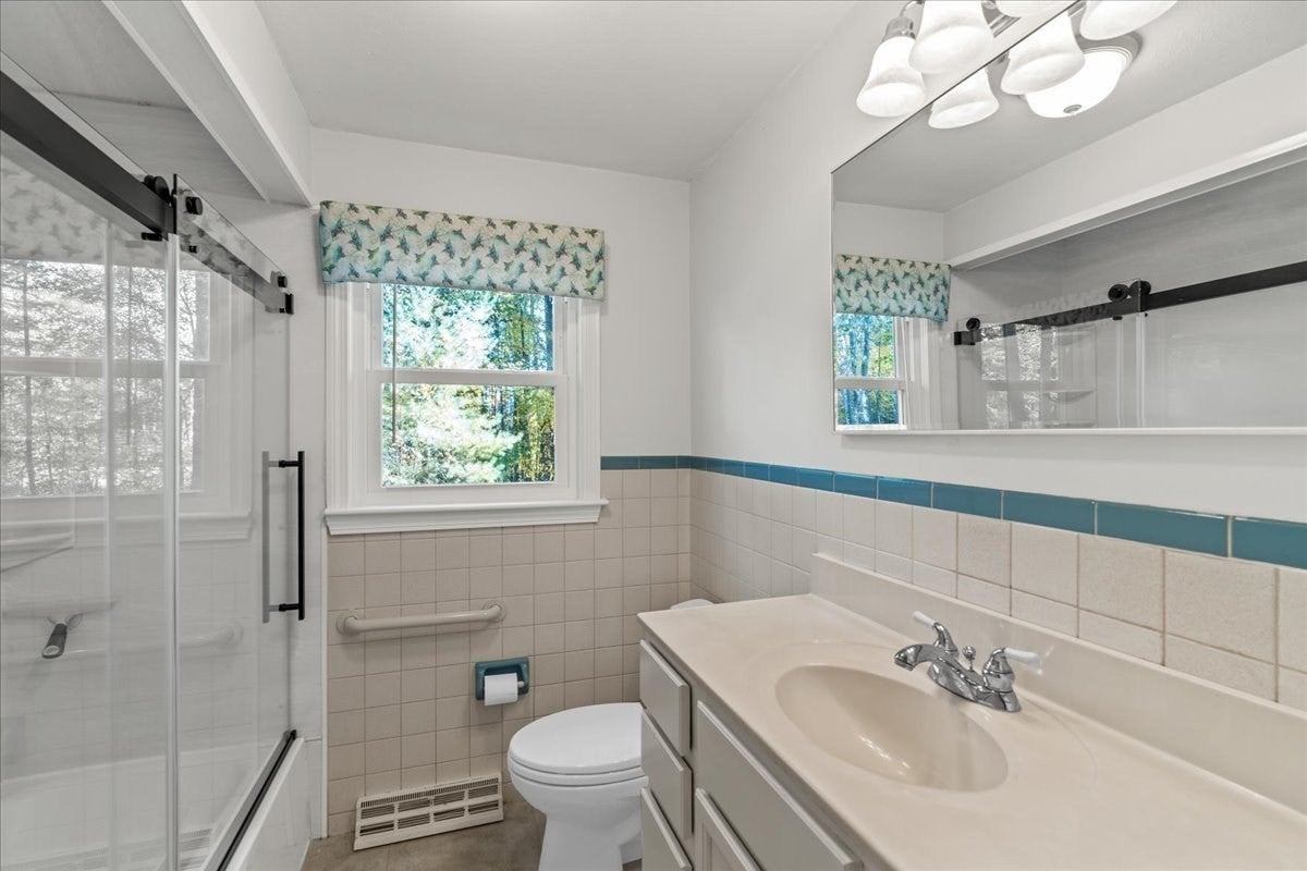 528 Spring St, Hanson, MA Photo #11