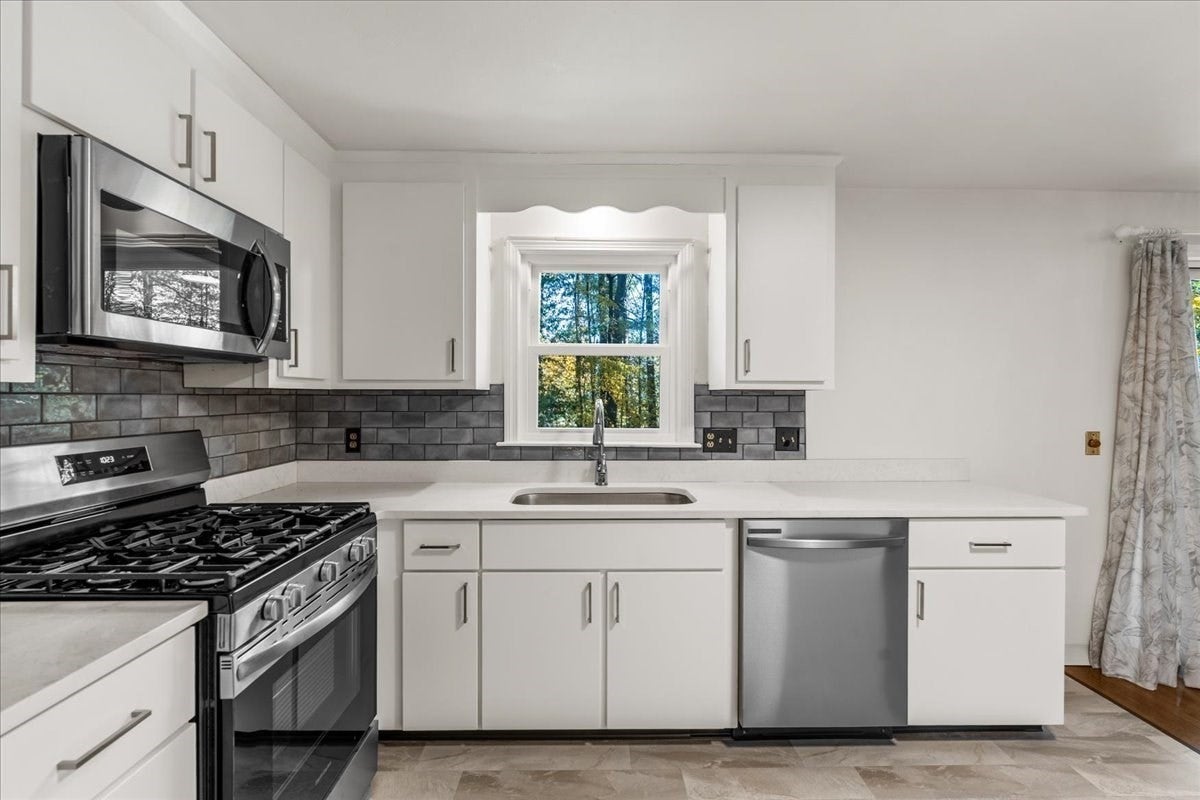528 Spring St, Hanson, MA Photo #3