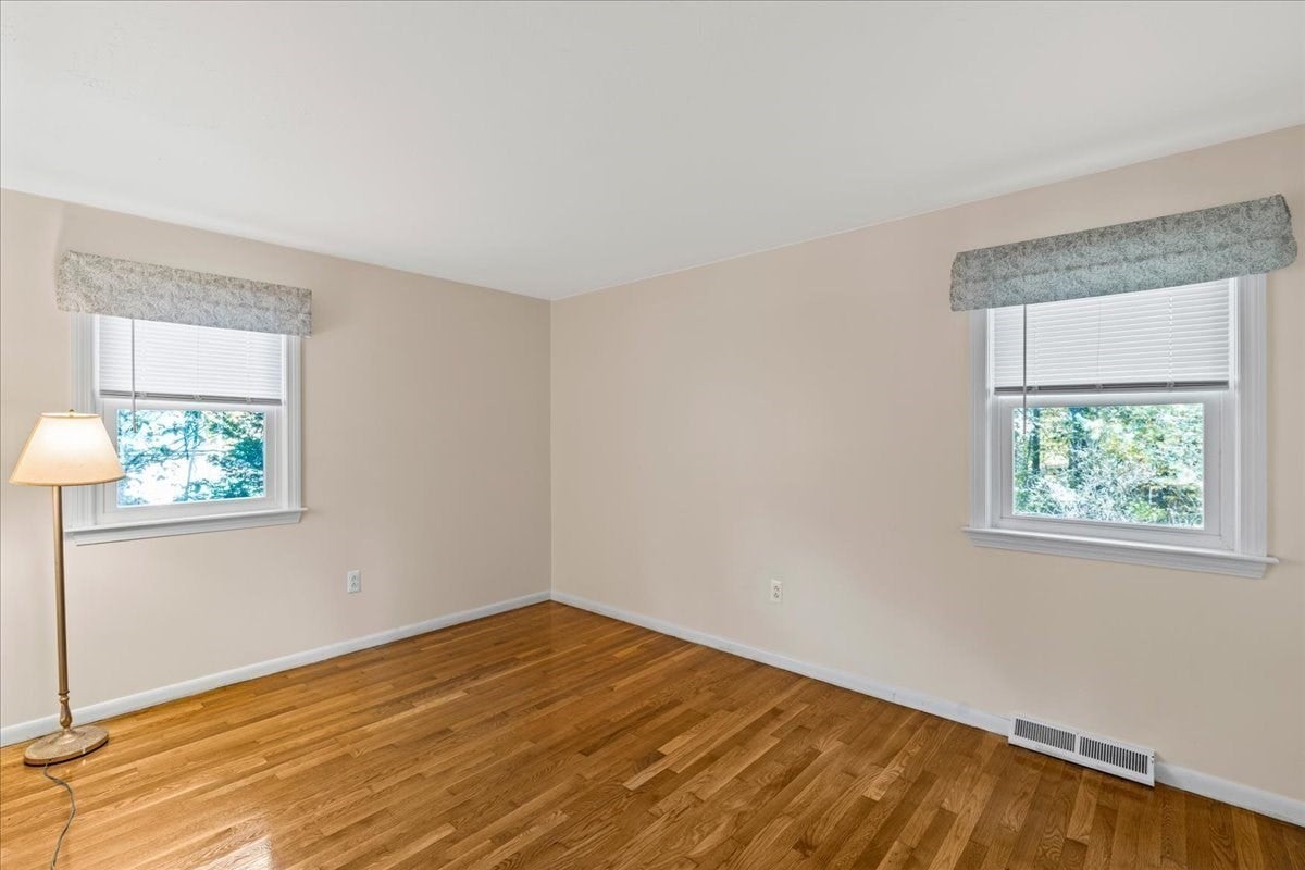 528 Spring St, Hanson, MA Photo #9