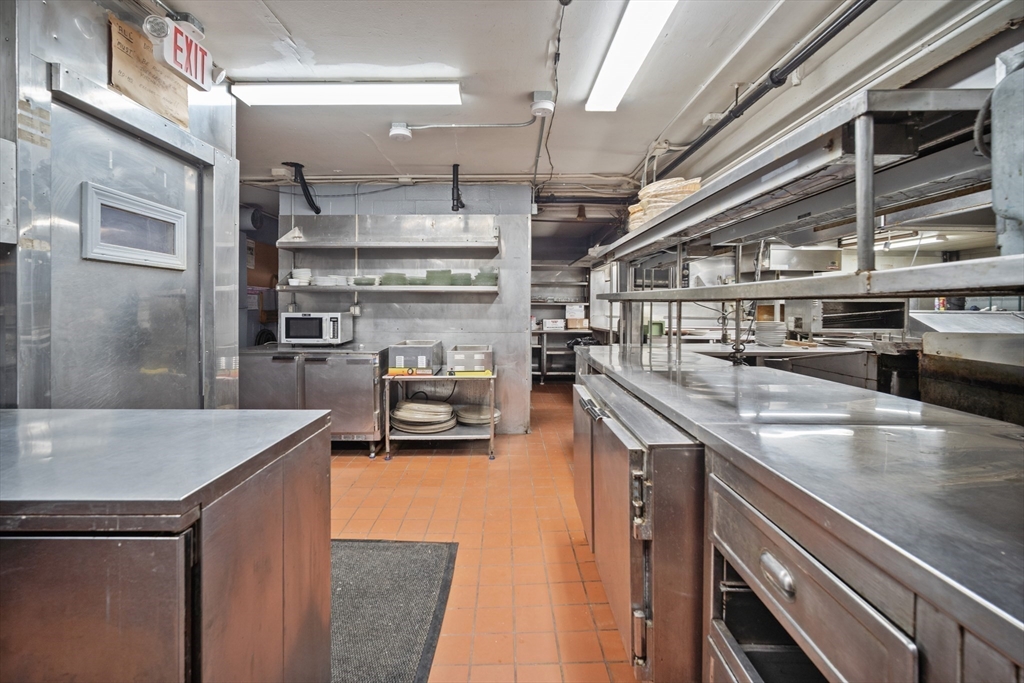 Chicopee, Massachusetts 01020, United States, ,2 BathroomsBathrooms,Commercial,Active,264