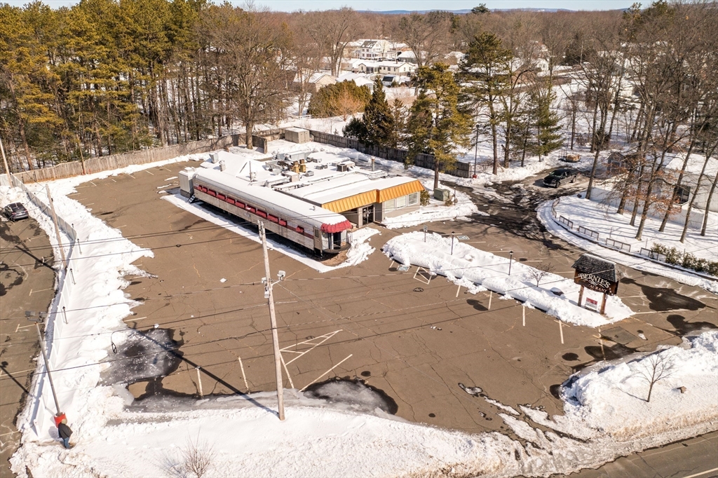 Chicopee, Massachusetts 01020, United States, ,2 BathroomsBathrooms,Commercial,Active,264