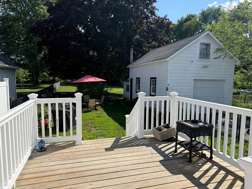 183 Compos St
