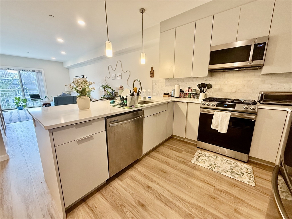 458 Washington St 308