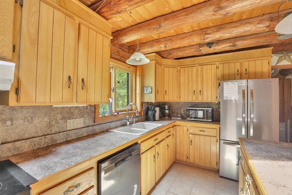 41 Woronoco Rd, Blandford, MA Photo #6