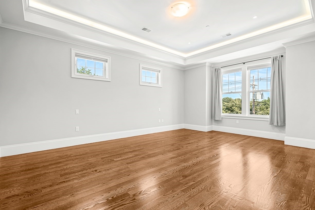 846 Main Street 4