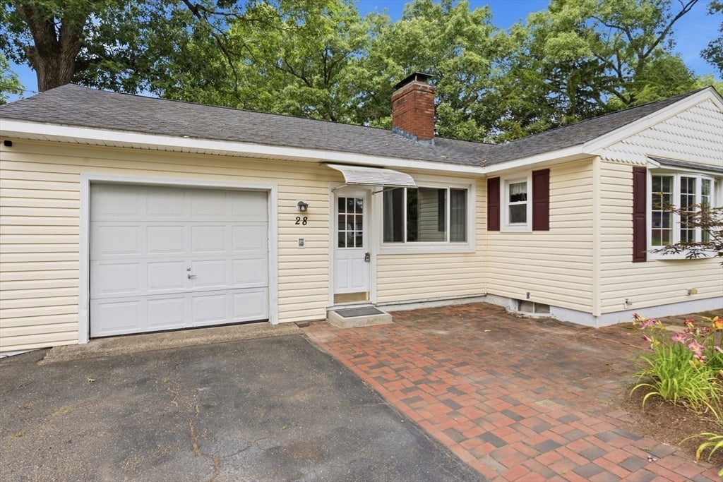 28 Intervale Rd, Springfield, MA, 28 Intervale Rd, Springfield, MA Photo #3