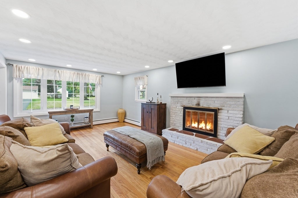 28 Intervale Rd, Springfield, MA, 28 Intervale Rd, Springfield, MA Photo #4