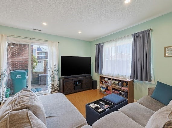 93 Rosewood Dr #93, Stoughton, MA, 93 Rosewood Dr #93, Stoughton, MA Photo #5