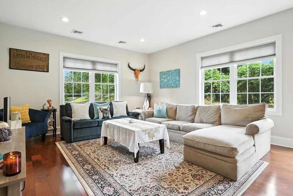 56 Town Hill St 56