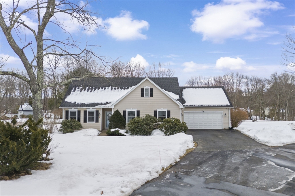 4 Juniper Wood Dr