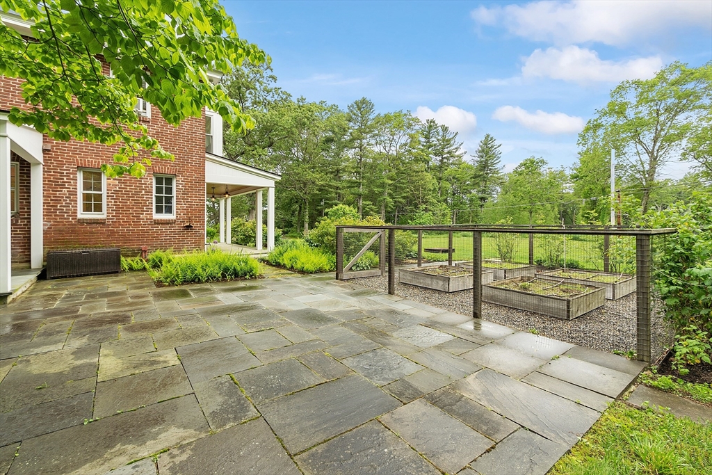 229 Fairhaven Hill Rd