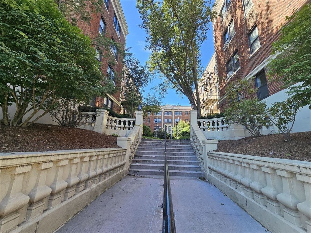 137 Englewood Ave 32