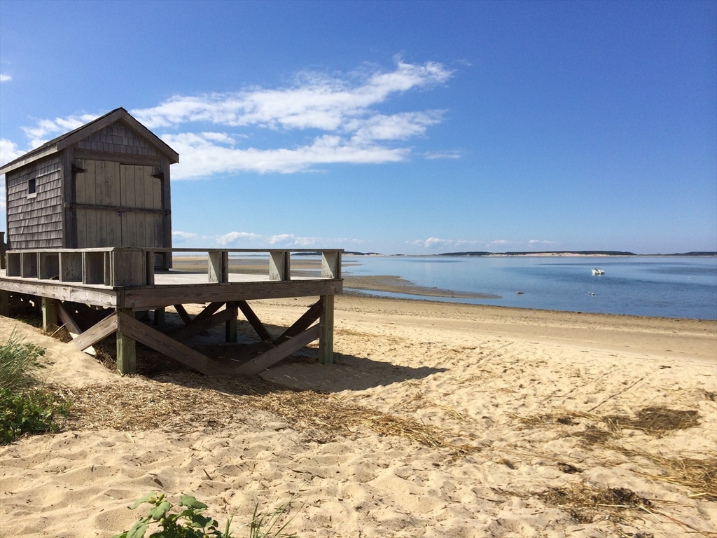 Wellfleet, Massachusetts 02667, United States, 3 Bedrooms Bedrooms, ,2 BathroomsBathrooms,Residential,Active,226847