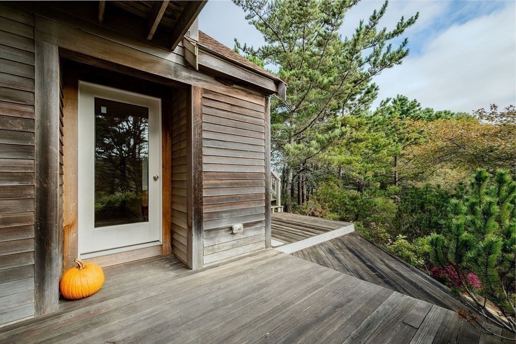 Wellfleet, Massachusetts 02667, United States, 3 Bedrooms Bedrooms, ,2 BathroomsBathrooms,Residential,Active,226847