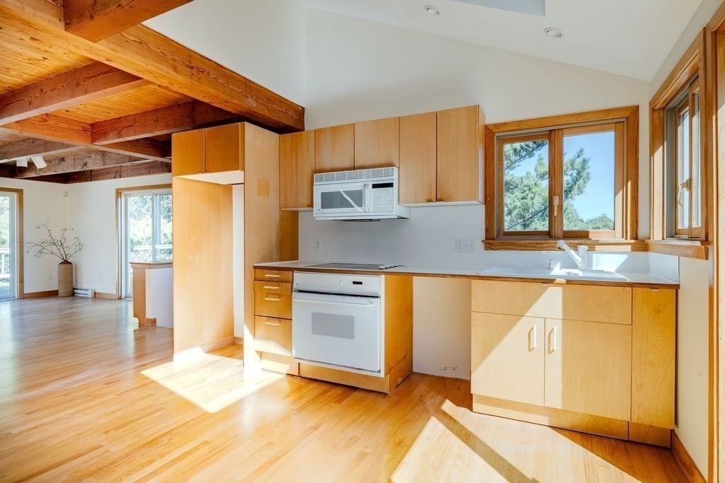 Wellfleet, Massachusetts 02667, United States, 3 Bedrooms Bedrooms, ,2 BathroomsBathrooms,Residential,Active,226847