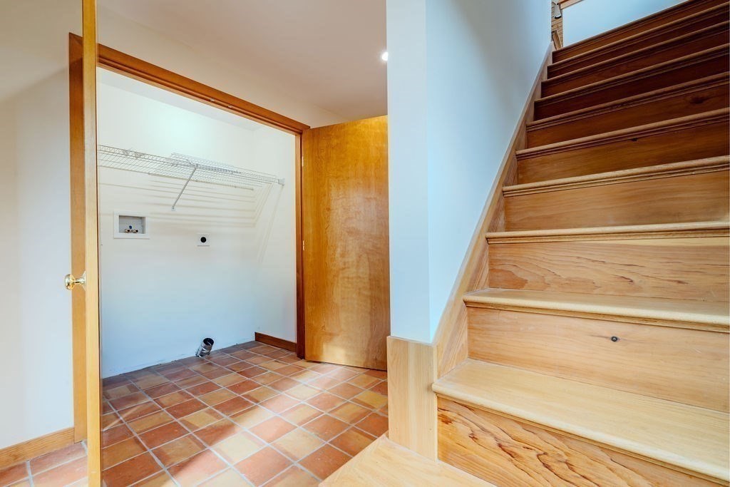 Wellfleet, Massachusetts 02667, United States, 3 Bedrooms Bedrooms, ,2 BathroomsBathrooms,Residential,Active,226847