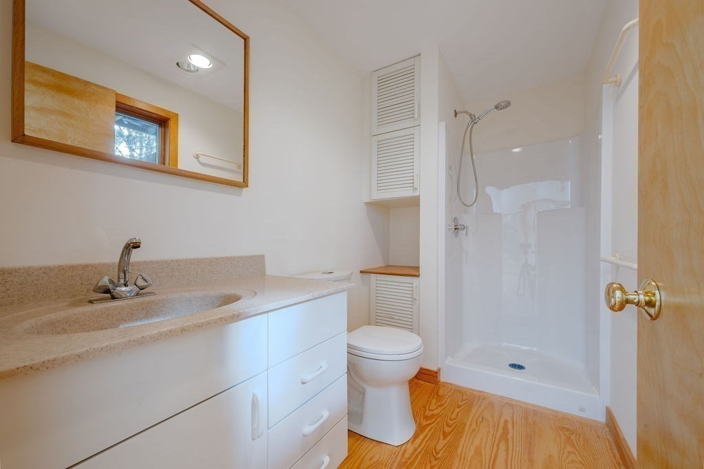 Wellfleet, Massachusetts 02667, United States, 3 Bedrooms Bedrooms, ,2 BathroomsBathrooms,Residential,Active,226847
