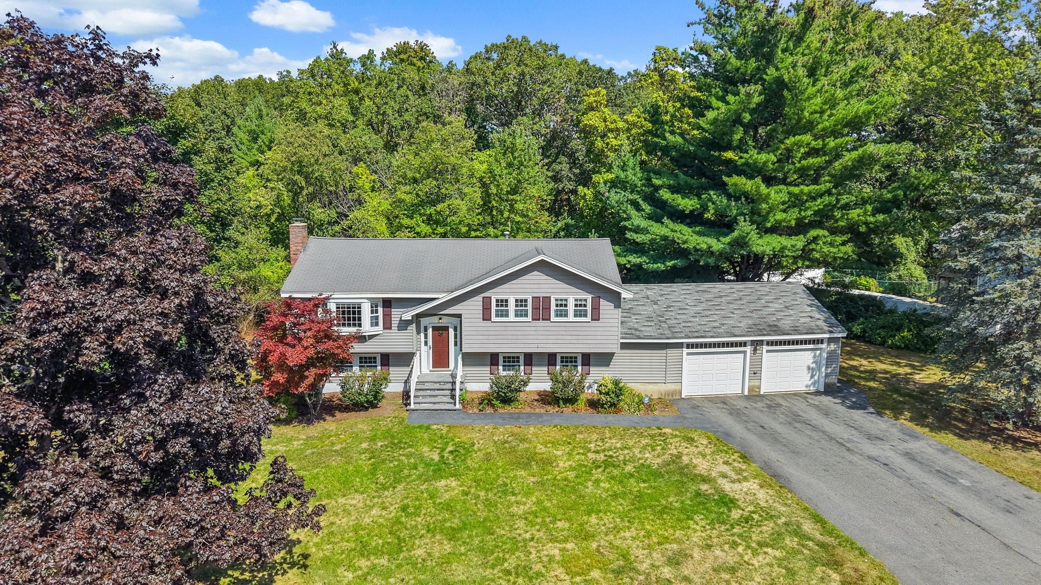 8 Roaen Dr