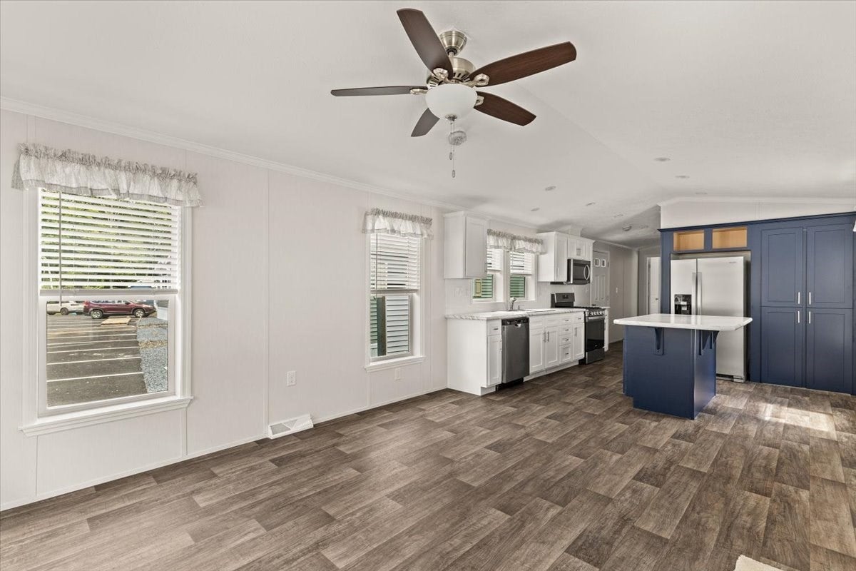 1540 Broadway 19