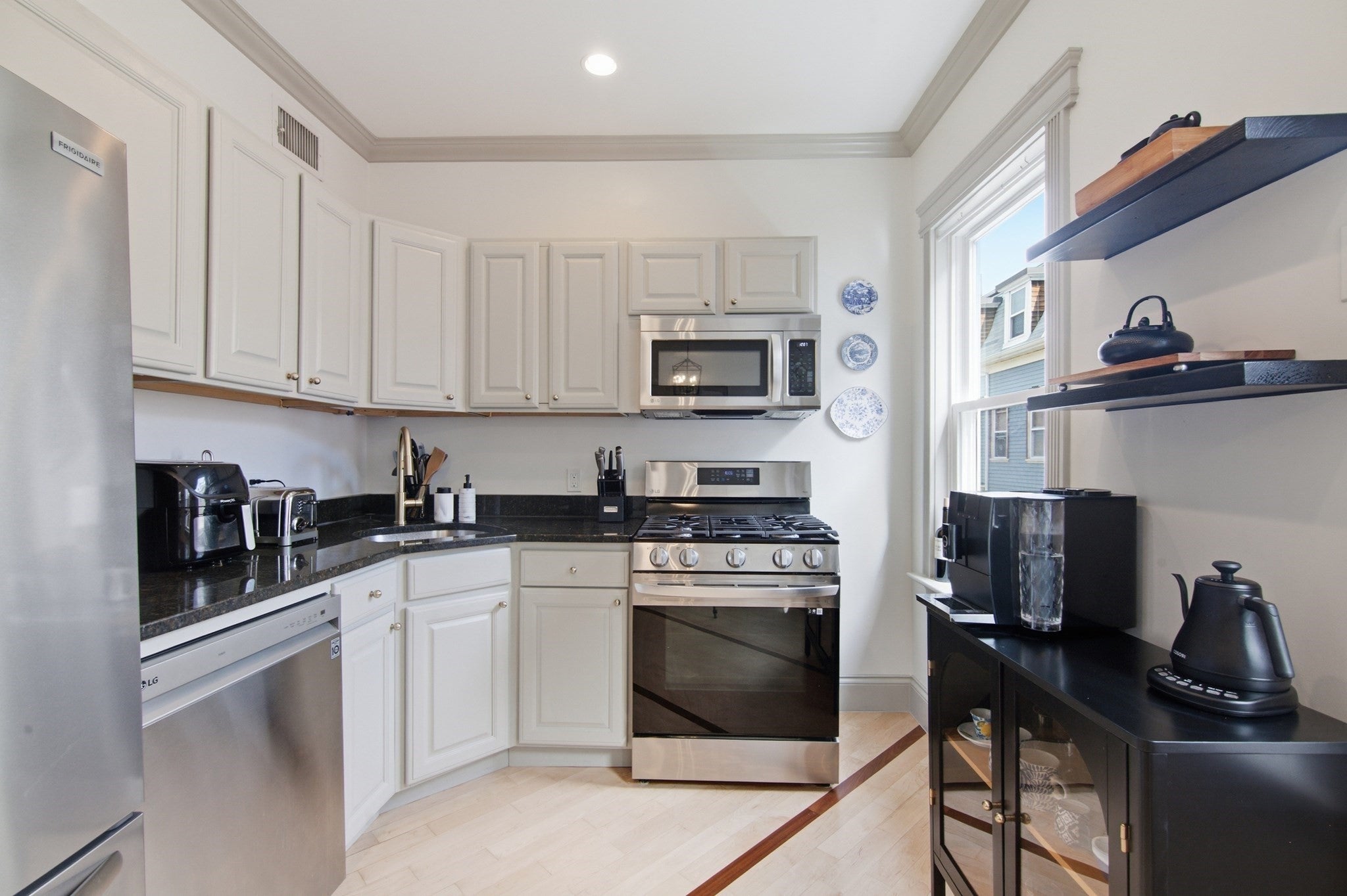 255 Gold St #2, Boston, MA, 255 Gold St #2, Boston, MA Photo #3