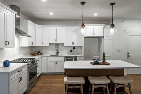 134 Court St 12 Plymouth MA 02360