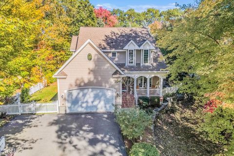 9 Marissa Cir Worcester MA 01603