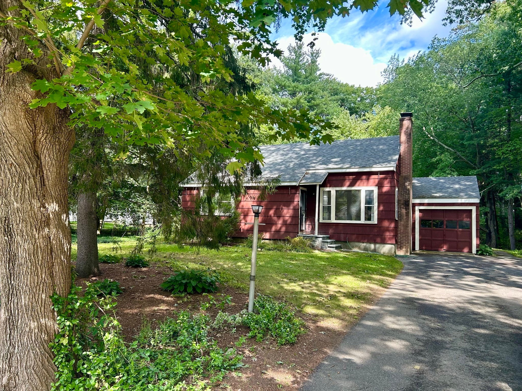 Click for 272 Laws Brook Rd, Concord, MA slideshow Click for 272 Laws Brook Rd, Concord, MA slideshow