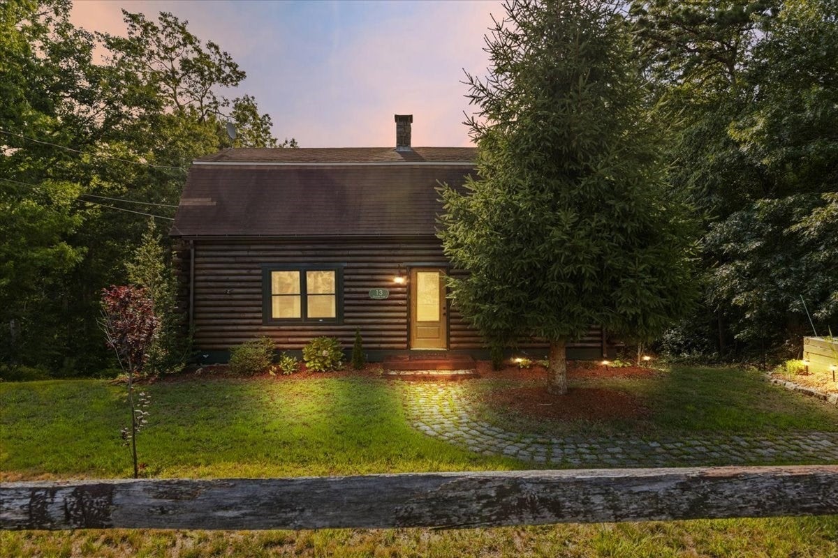 13 Skylark Ave