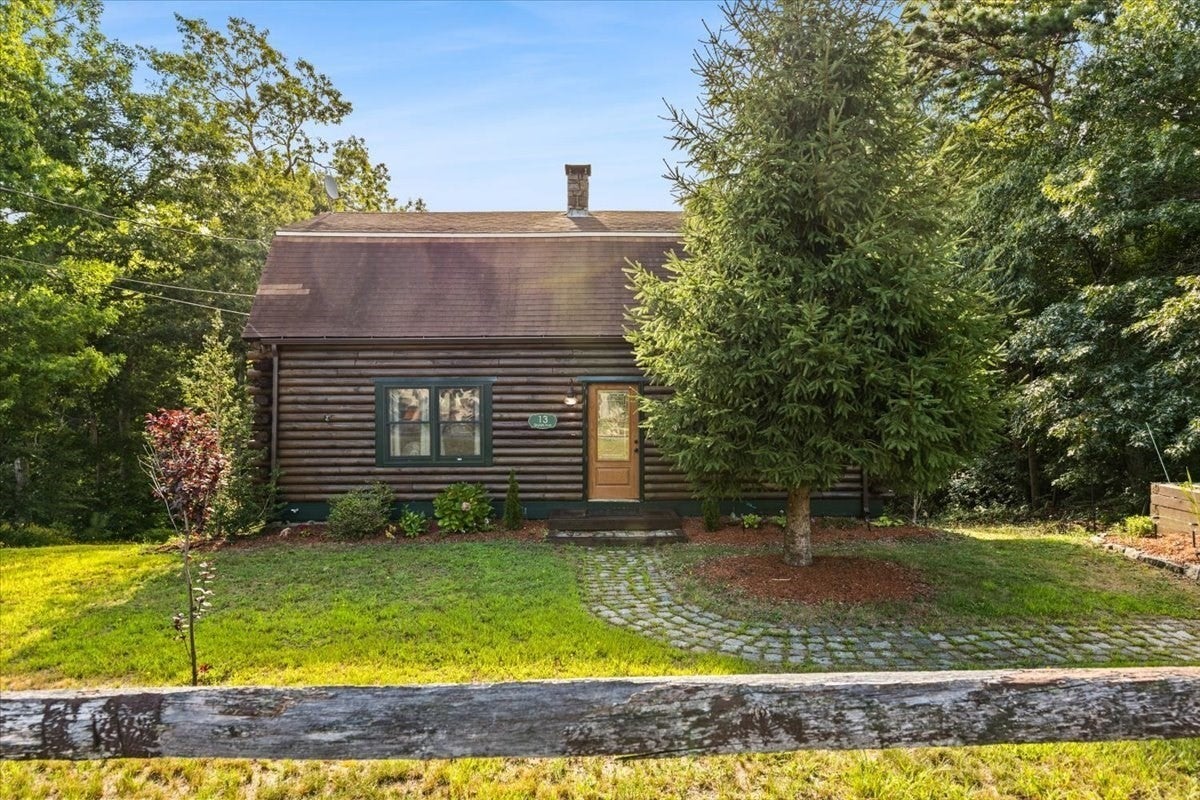 13 Skylark Ave