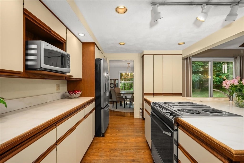 11 Hickory Rd, Southborough, MA, 11 Hickory Rd, Southborough, MA Photo #12