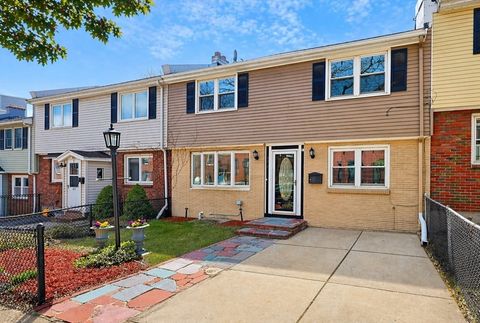 Photo of 453 E 5th St, Boston, MA 02127 (MLS # 73506119)