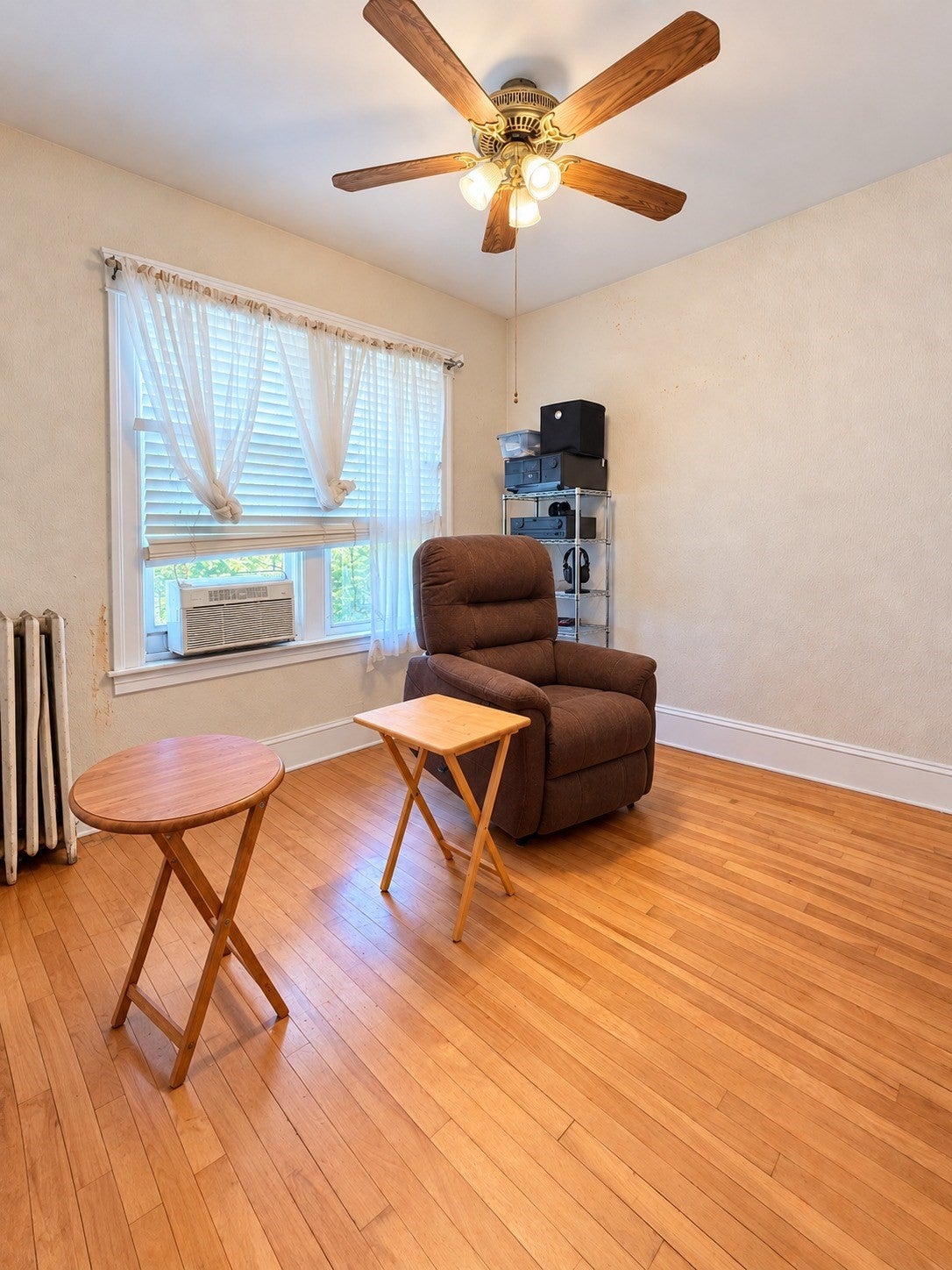 16 Winnipeg St, Worcester, MA Photo #7