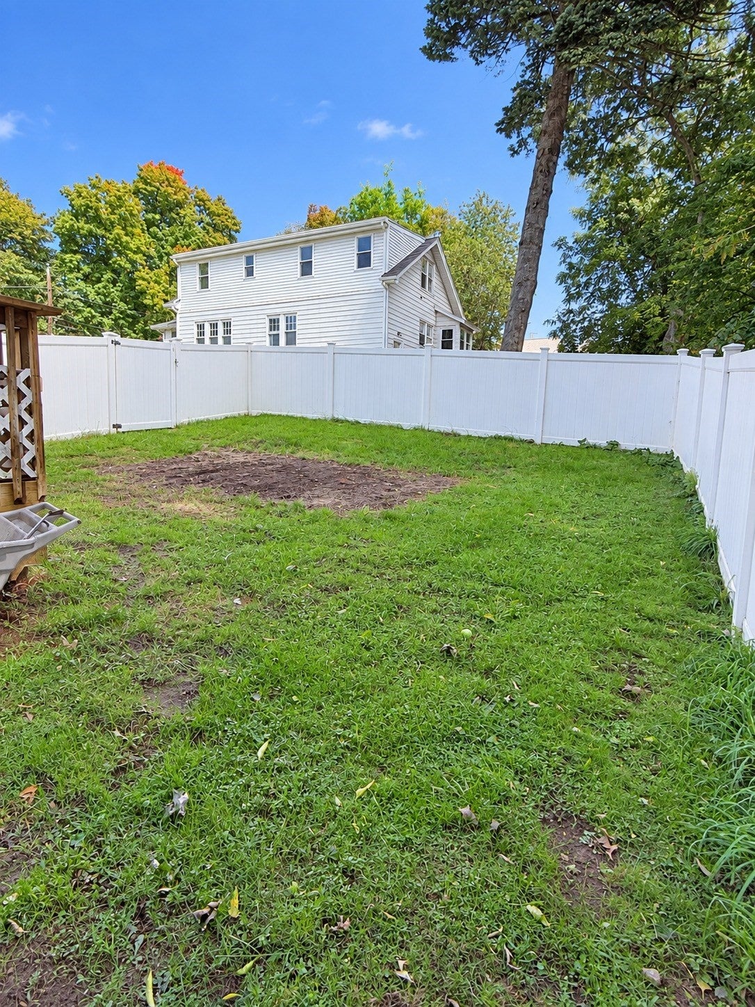 16 Winnipeg St, Worcester, MA Photo #14