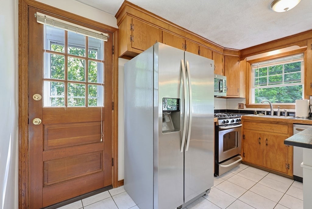 64 Park Street, Pepperell, MA Photo #9